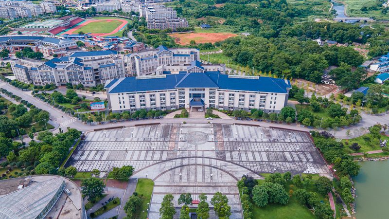 汽车电子双面线路板：规格背后的技术考量**
